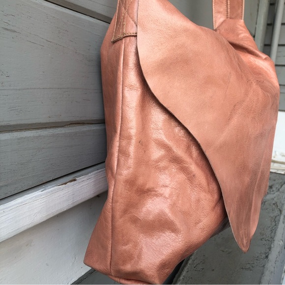 Two Hippies Leather Peach Bag. - Picture 5 of 14